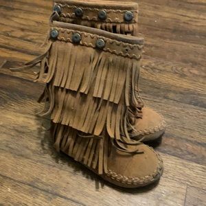 Girls fringe boot
